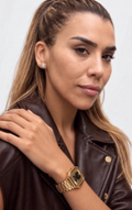 Modelo usando Reloj Digital D-BEAR acero IPG dorado