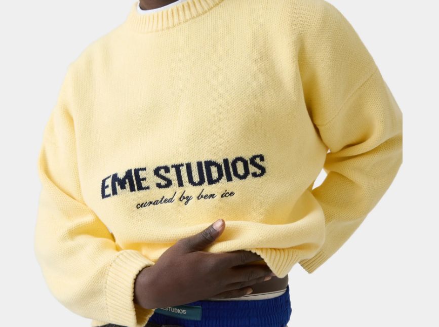 Sweater EME Studios Master Lise Knit detalle logo bordado